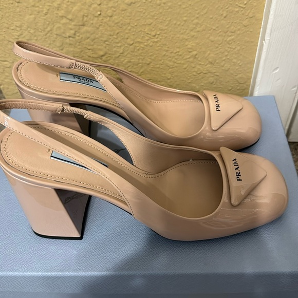 Prada sling back block heel - Picture 2 of 5